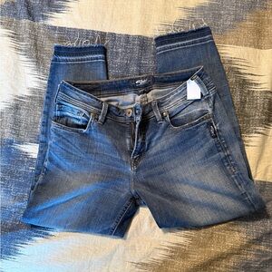 Silver Jeans Avery Dark Skinny crop Jeans with Faded Detail. 29W 24L